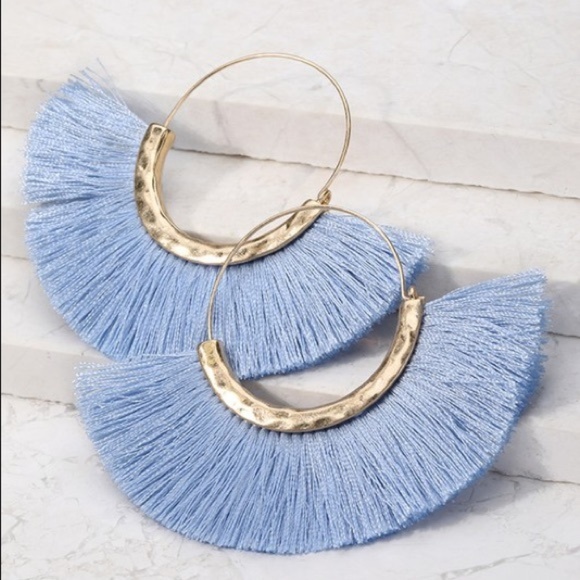 Jewelry - LAST PAIR! Periwinkle fanned fringe earrings